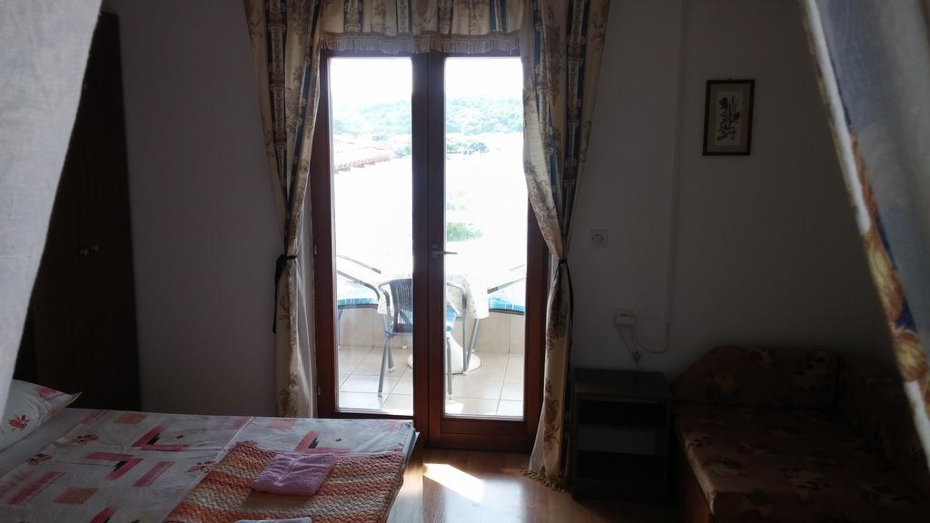 Apartments Marija Bajto Nečujam Pokój zdjęcie