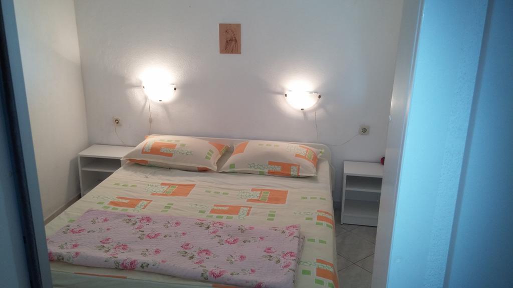 Apartments Marija Bajto Nečujam Pokój zdjęcie